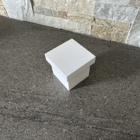 Boite carrée avec capot sur mesure 3d