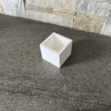 Boite carrée en plastique sur mesure 3d