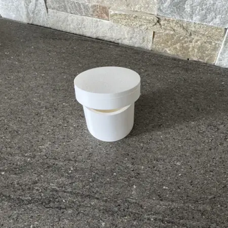 Boite ronde avec couvercle sur mesure en plastique