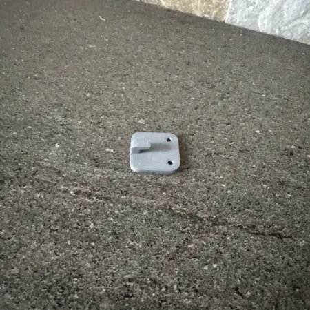 Crochet de fixation mural ultra plat