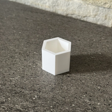 Embout enveloppant pour polygone personnalisable