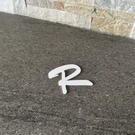 Lettre plastique 3D sur mesure personnalisée