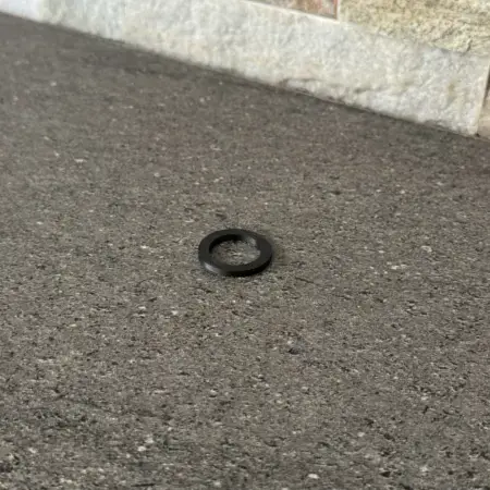 Rondelle noir ou blanche en plastique 1cm