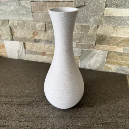 Vase gris en impression 3d texturé et marbré